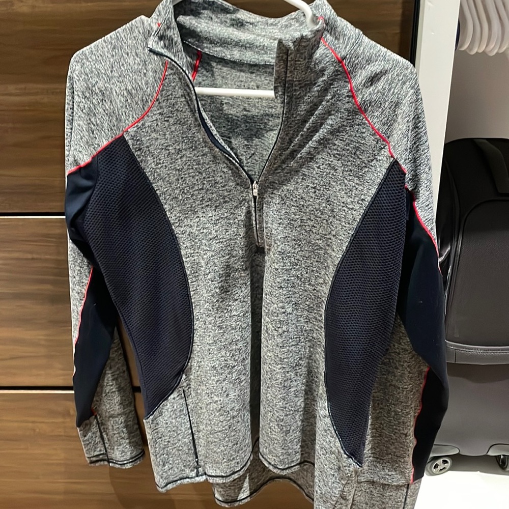 Athleta pullover size large